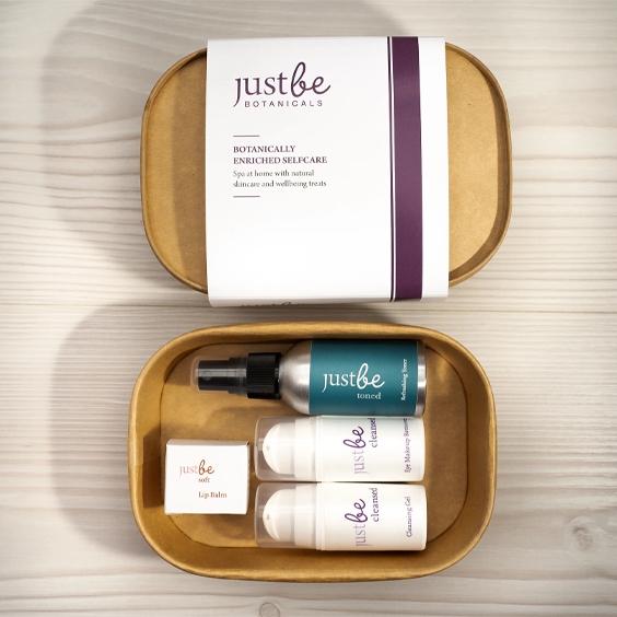 Travel skincare set 