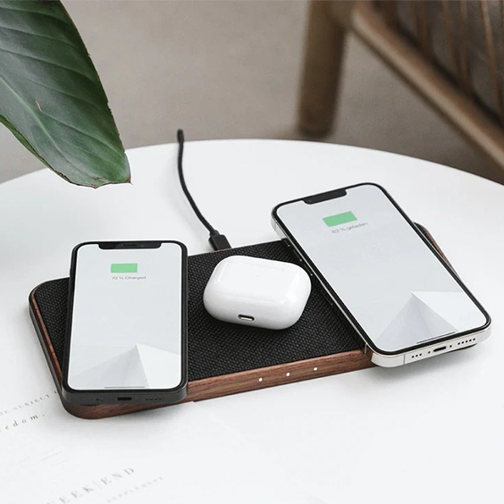 Wireless charging station