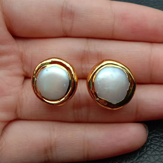 Gold-plated pearl stud earrings