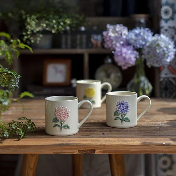 Hydrangea Embossed mug