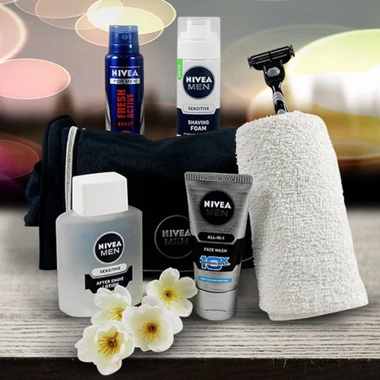 
Men's grooming gift basket