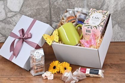 The Ultimate Thoughtful and Best Party Gift Ideas for Your Loved to Let Theme Adore