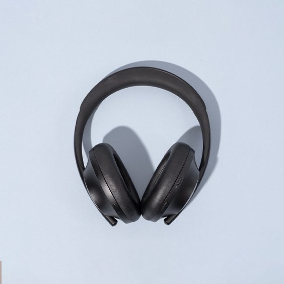 Noise cancelling headphone 