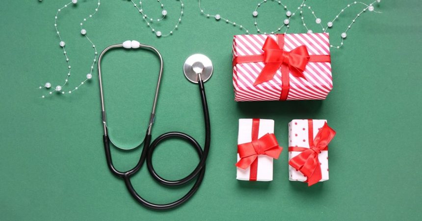 Thoughtful Gifts Ideas for Doctors to Celebrate Their Heroism and Bring Smile